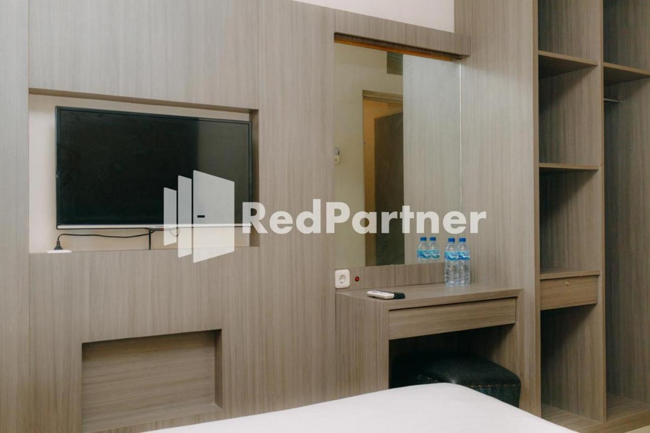 We Stay Residence Redpartner Surabaya Eksteriør bilde