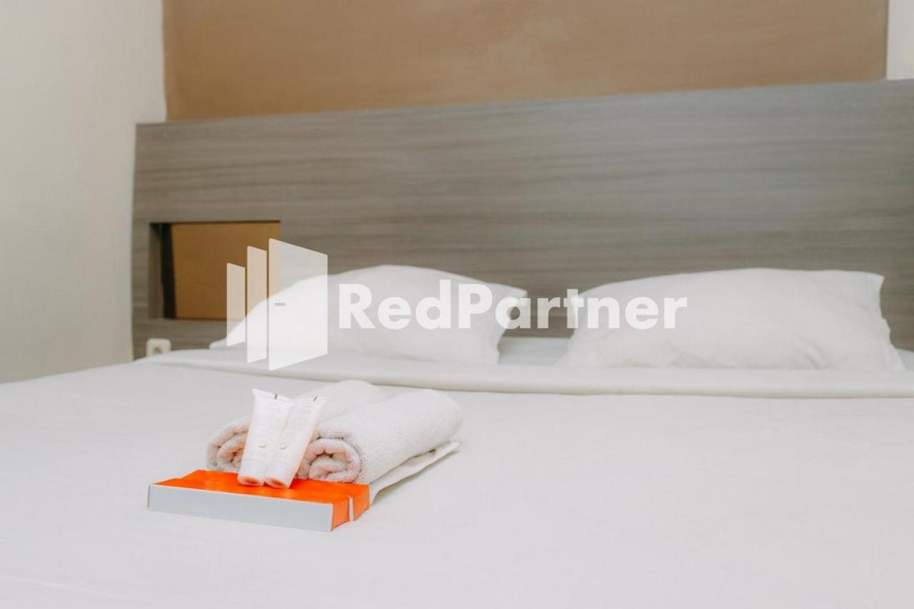 We Stay Residence Redpartner Surabaya Eksteriør bilde