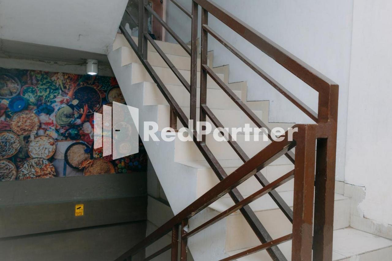 We Stay Residence Redpartner Surabaya Eksteriør bilde