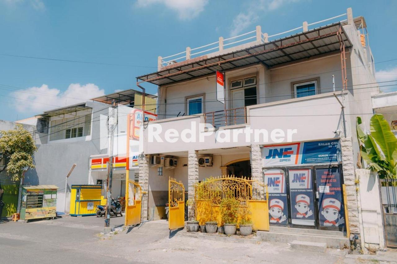 We Stay Residence Redpartner Surabaya Eksteriør bilde