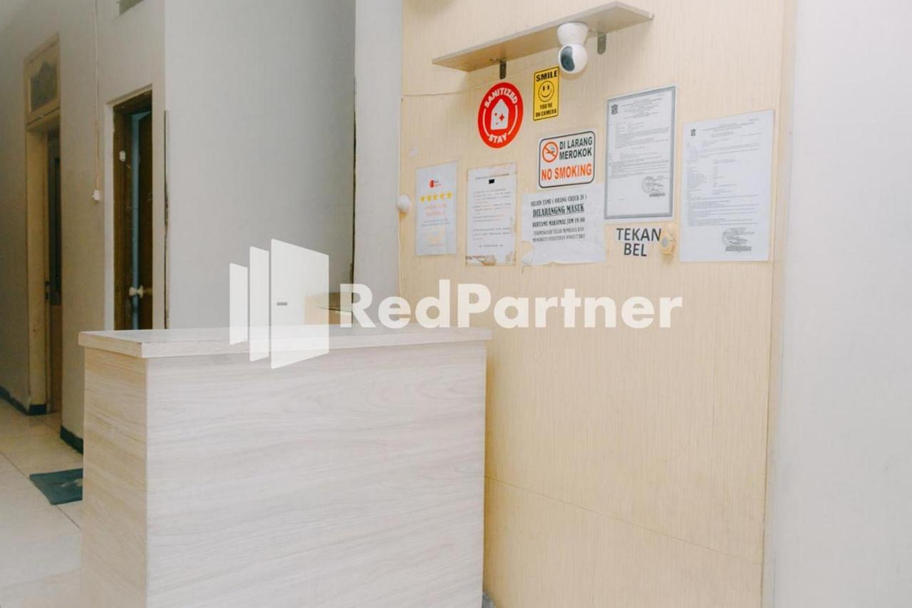 We Stay Residence Redpartner Surabaya Eksteriør bilde