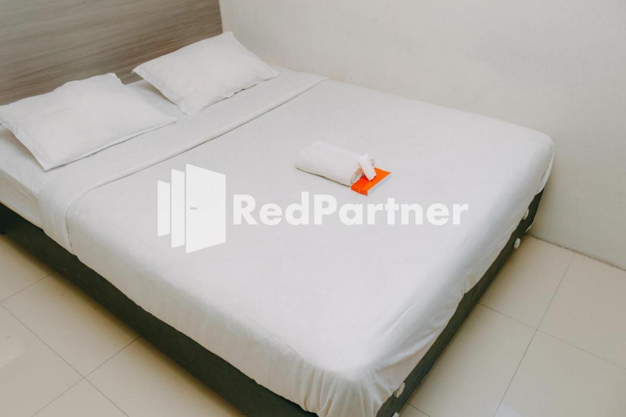 We Stay Residence Redpartner Surabaya Eksteriør bilde