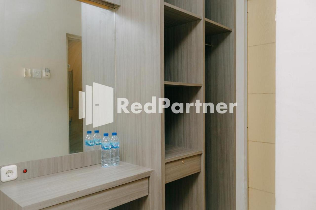 We Stay Residence Redpartner Surabaya Eksteriør bilde