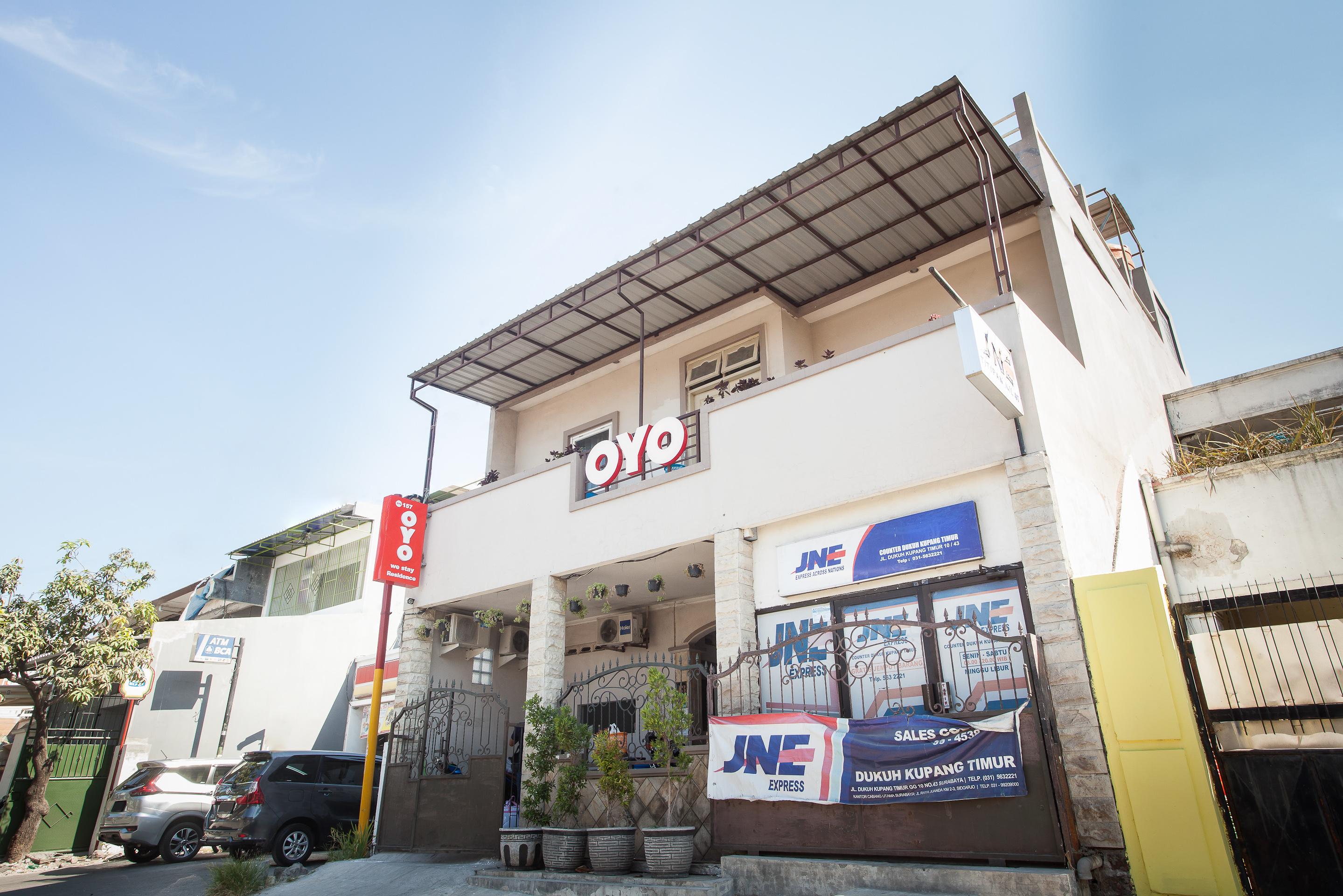 We Stay Residence Redpartner Surabaya Eksteriør bilde